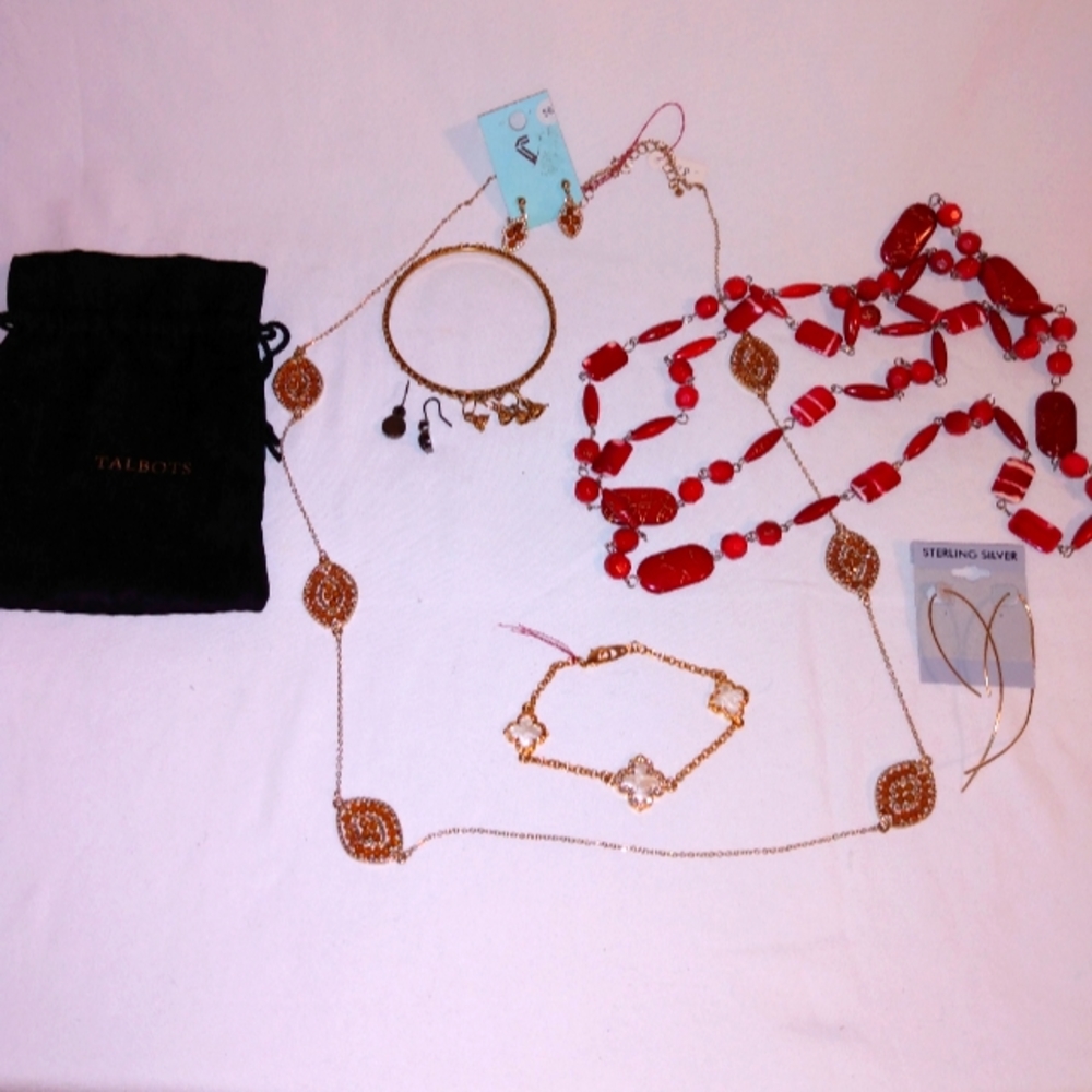 7 pieces of costume jewelry lot earrings bracelets